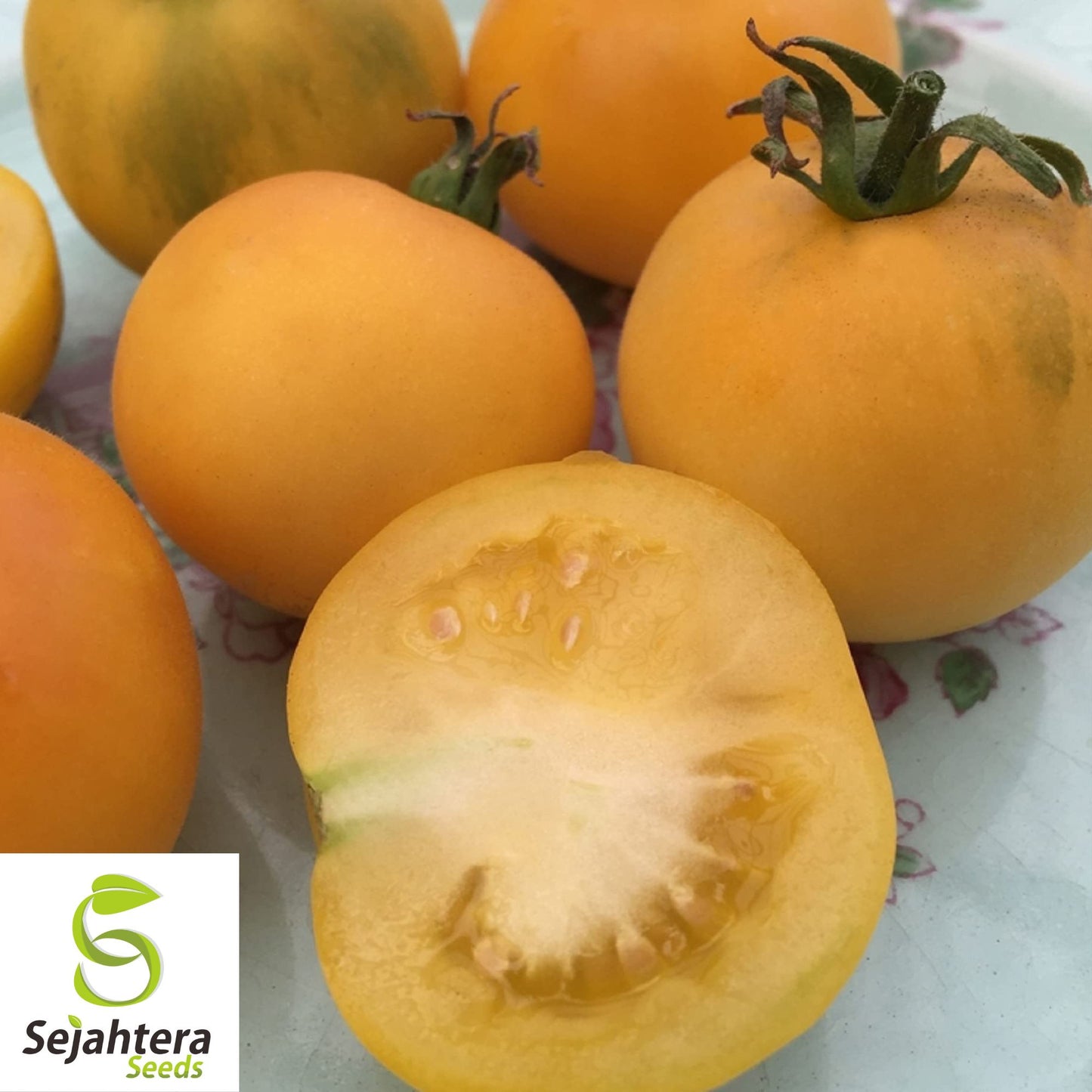 30 Garden Peach Tomato Seeds - Non-GMO, Sweet & Unique Heirloom